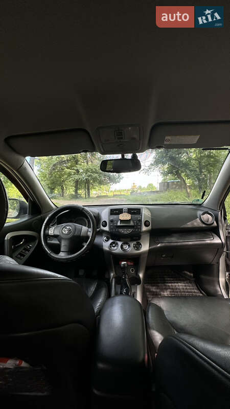 Внедорожник / Кроссовер Toyota RAV4 2006 в Каменец-Подольском