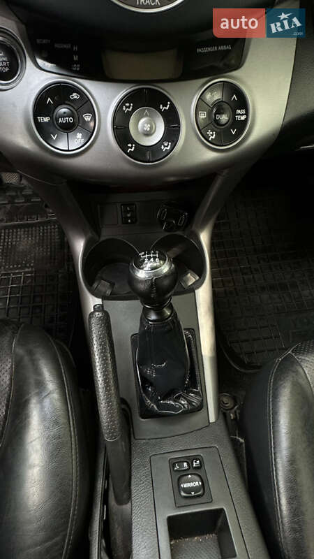 Внедорожник / Кроссовер Toyota RAV4 2006 в Каменец-Подольском