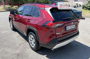 Позашляховик / Кросовер Toyota RAV4 2020 в Києві