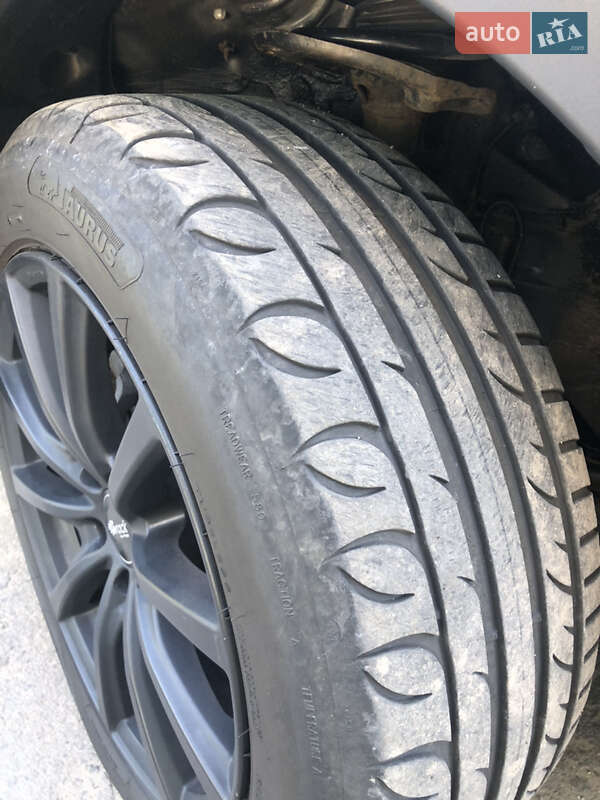 Позашляховик / Кросовер Toyota RAV4 2014 в Полтаві