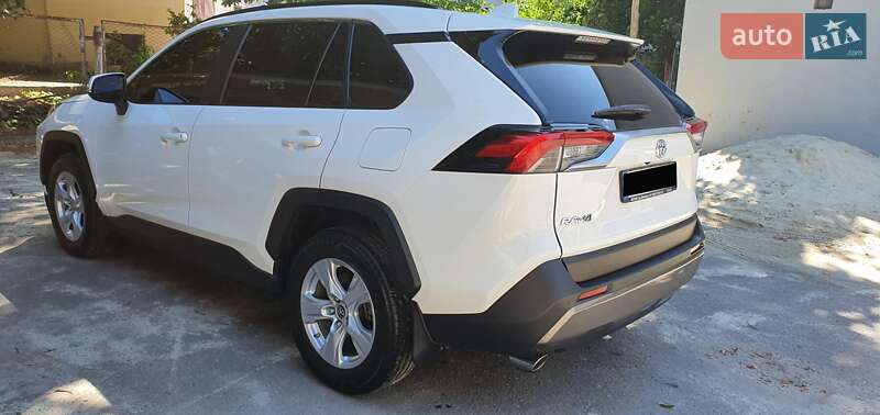 Внедорожник / Кроссовер Toyota RAV4 2019 в Харькове