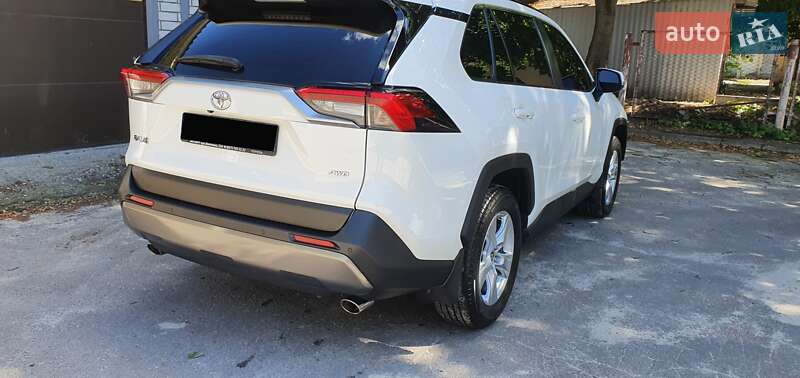 Внедорожник / Кроссовер Toyota RAV4 2019 в Харькове