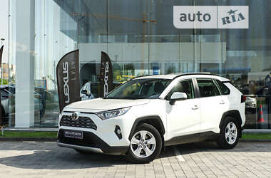 Позашляховик / Кросовер Toyota RAV4 2021 в Львові