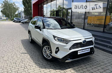 Позашляховик / Кросовер Toyota RAV4 2020 в Києві