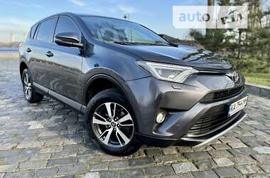 Позашляховик / Кросовер Toyota RAV4 2016 в Києві