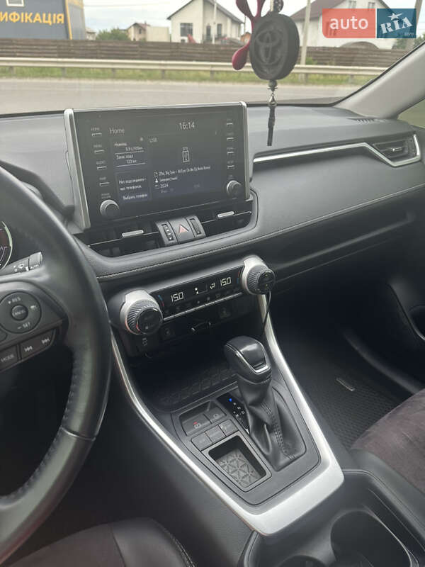 Внедорожник / Кроссовер Toyota RAV4 2020 в Виннице