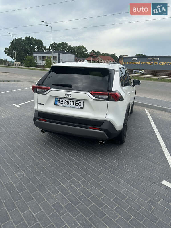 Внедорожник / Кроссовер Toyota RAV4 2020 в Виннице