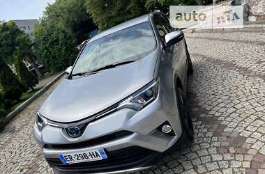 Внедорожник / Кроссовер Toyota RAV4 2017 в Львове