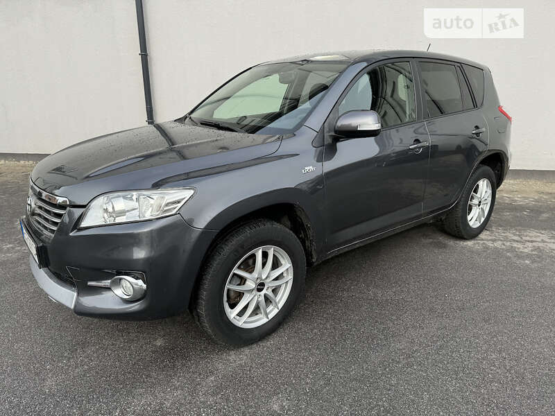 Внедорожник / Кроссовер Toyota RAV4 2011 в Виннице