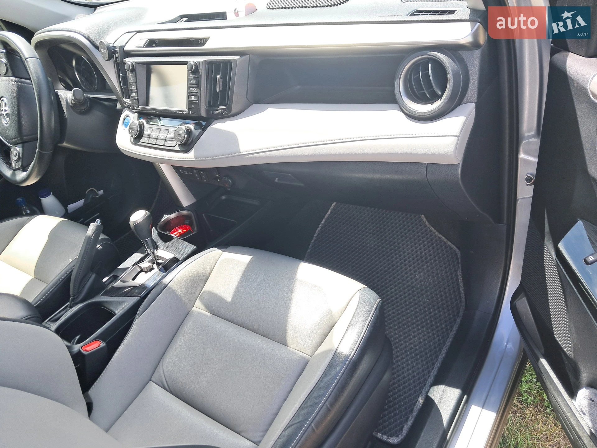 2017 Toyota RAV 4 - мініатюра 8