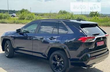 Позашляховик / Кросовер Toyota RAV4 2020 в Львові