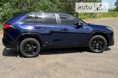 Позашляховик / Кросовер Toyota RAV4 2020 в Львові