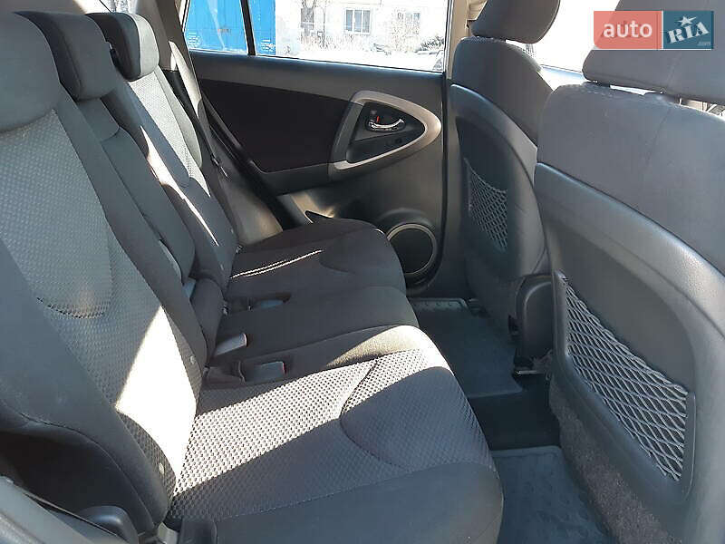 Позашляховик / Кросовер Toyota RAV4 2007 в Харкові