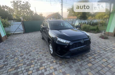 Позашляховик / Кросовер Toyota RAV4 2021 в Фастові