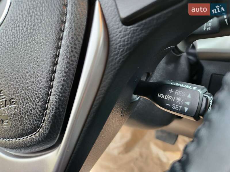 Внедорожник / Кроссовер Toyota RAV4 2017 в Шептицькому