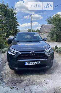 Внедорожник / Кроссовер Toyota RAV4 2023 в Запорожье