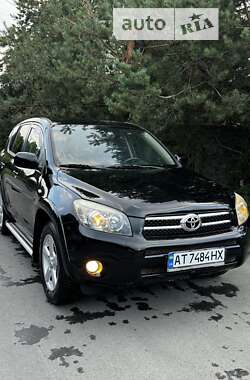 Внедорожник / Кроссовер Toyota RAV4 2007 в Калуше