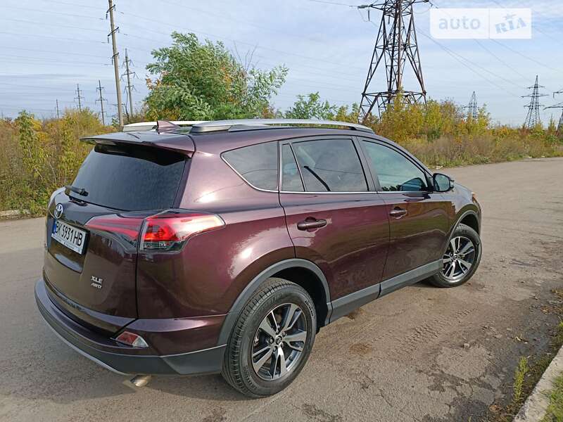 Позашляховик / Кросовер Toyota RAV4 2018 в Рівному