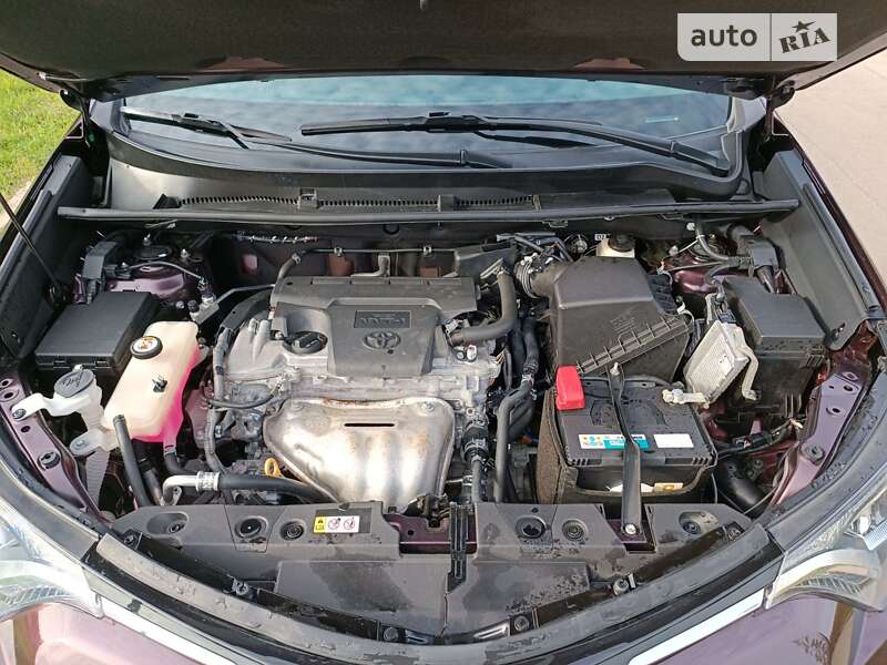 Позашляховик / Кросовер Toyota RAV4 2018 в Рівному