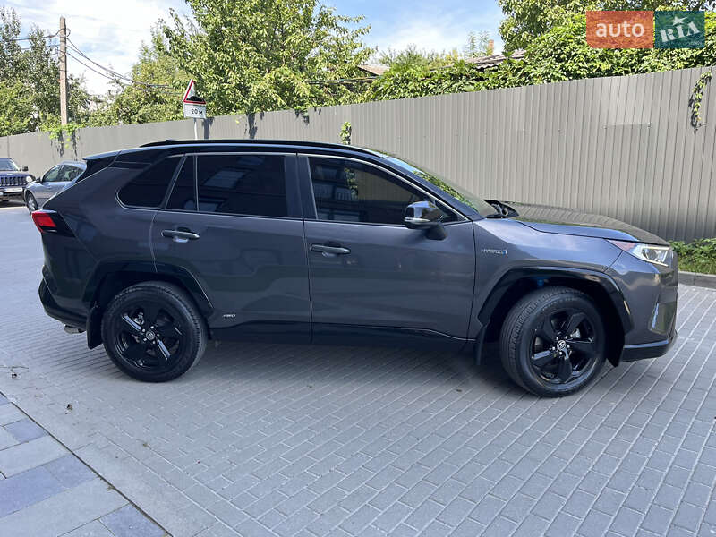 Внедорожник / Кроссовер Toyota RAV4 2021 в Львове