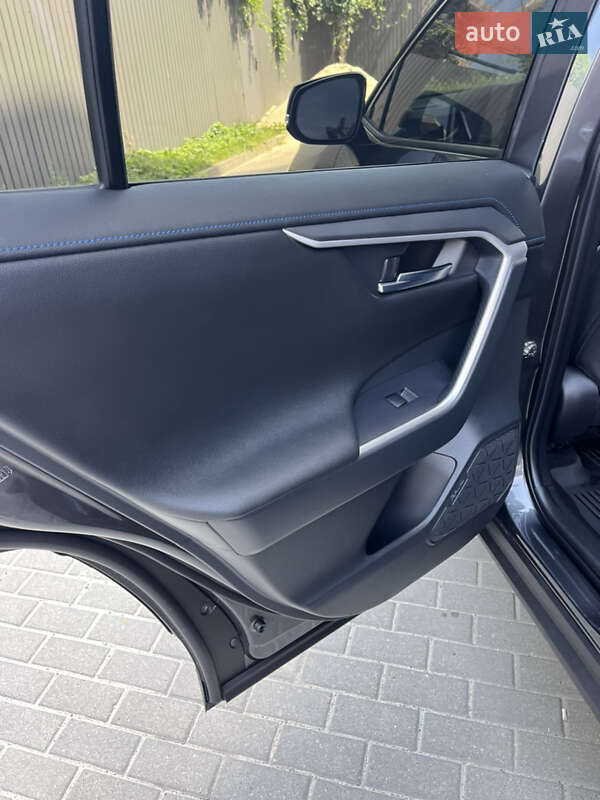 Внедорожник / Кроссовер Toyota RAV4 2021 в Львове