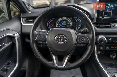 Внедорожник / Кроссовер Toyota RAV4 2021 в Киеве