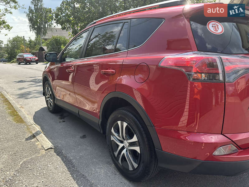 Позашляховик / Кросовер Toyota RAV4 2017 в Івано-Франківську фото 6 Позашляховик / Кросовер Toyota RAV4 2017 в Івано-Франківську