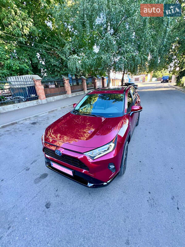 Позашляховик / Кросовер Toyota RAV4 2021 в Фастові