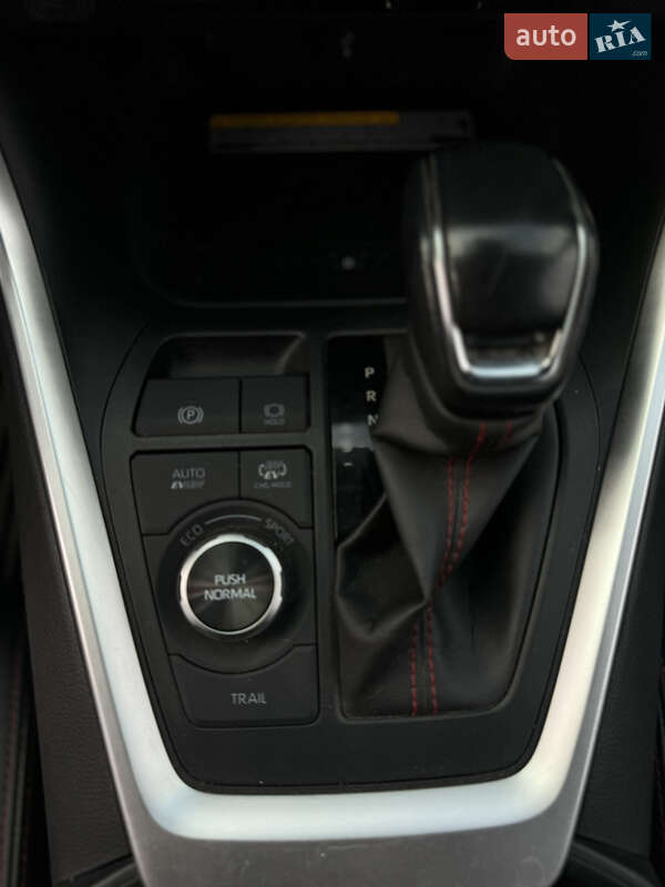 Внедорожник / Кроссовер Toyota RAV4 2021 в Ровно