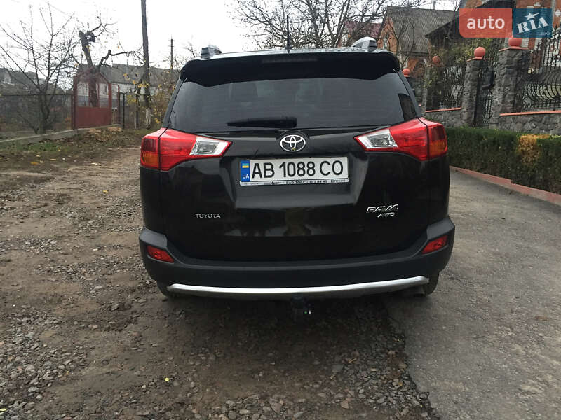 Позашляховик / Кросовер Toyota RAV4 2015 в Гайсину