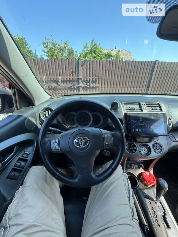 Позашляховик / Кросовер Toyota RAV4 2010 в Мені