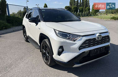 Внедорожник / Кроссовер Toyota RAV4 2020 в Днепре