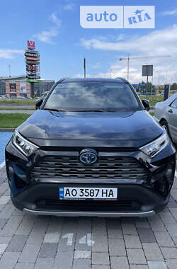 Позашляховик / Кросовер Toyota RAV4 2021 в Львові