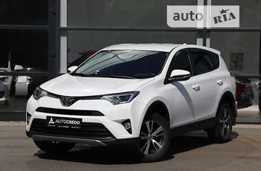 Внедорожник / Кроссовер Toyota RAV4 2018 в Харькове