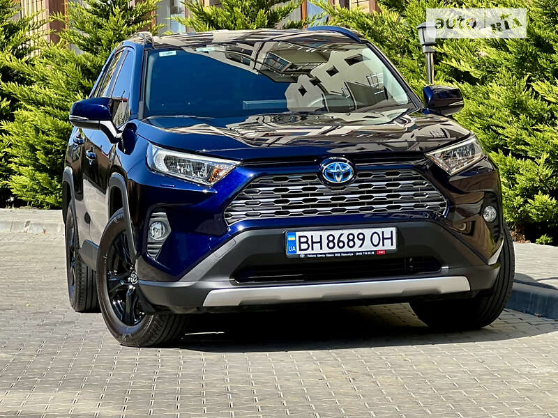 Внедорожник / Кроссовер Toyota RAV4 2021 в Одессе