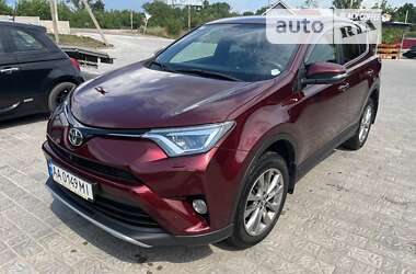 Внедорожник / Кроссовер Toyota RAV4 2017 в Киеве