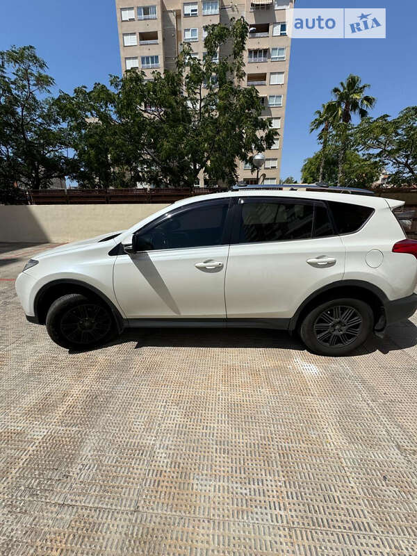 Позашляховик / Кросовер Toyota RAV4 2013 в Ужгороді