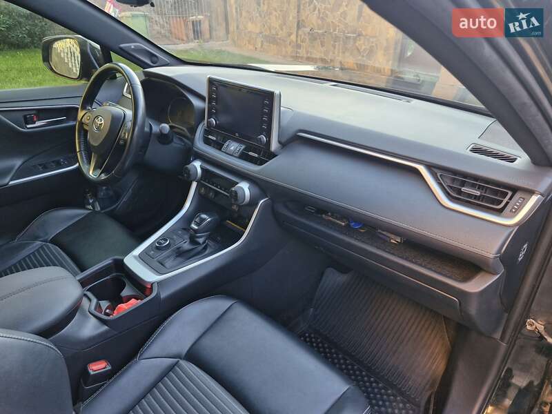 Позашляховик / Кросовер Toyota RAV4 2020 в Хмельницькому фото 9 Позашляховик / Кросовер Toyota RAV4 2020 в Хмельницькому