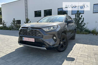 Внедорожник / Кроссовер Toyota RAV4 2019 в Луцке