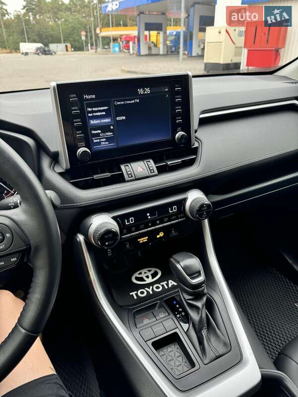 Внедорожник / Кроссовер Toyota RAV4 2021 в Сумах