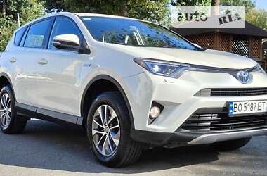 Позашляховик / Кросовер Toyota RAV4 2017 в Тернополі