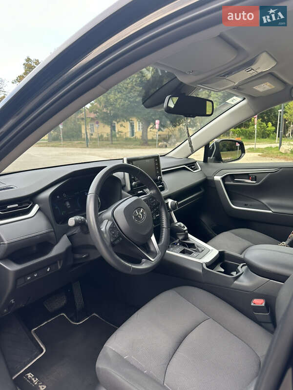 Позашляховик / Кросовер Toyota RAV4 2020 в Києві