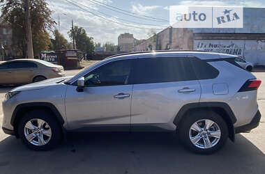 Внедорожник / Кроссовер Toyota RAV4 2021 в Кривом Роге