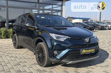 Позашляховик / Кросовер Toyota RAV4 2017 в Мукачевому