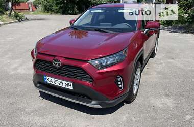 Внедорожник / Кроссовер Toyota RAV4 2020 в Киеве