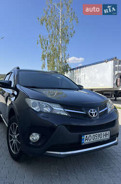 Внедорожник / Кроссовер Toyota RAV4 2015 в Хусте