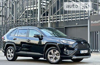 Внедорожник / Кроссовер Toyota RAV4 2021 в Киеве