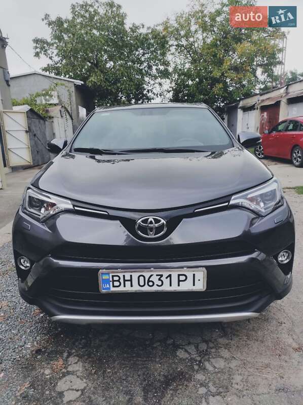 Внедорожник / Кроссовер Toyota RAV4 2015 в Измаиле