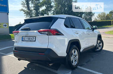 Внедорожник / Кроссовер Toyota RAV4 2021 в Киеве