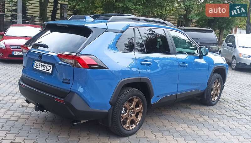 Позашляховик / Кросовер Toyota RAV4 2023 в Чернівцях